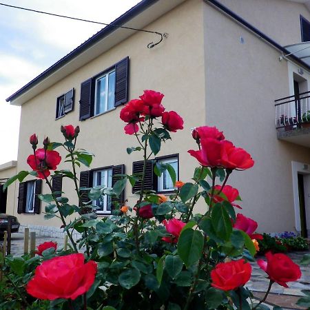 Apartments Rusin Linardici ภายนอก รูปภาพ
