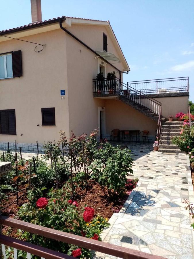 Apartments Rusin Linardici ภายนอก รูปภาพ