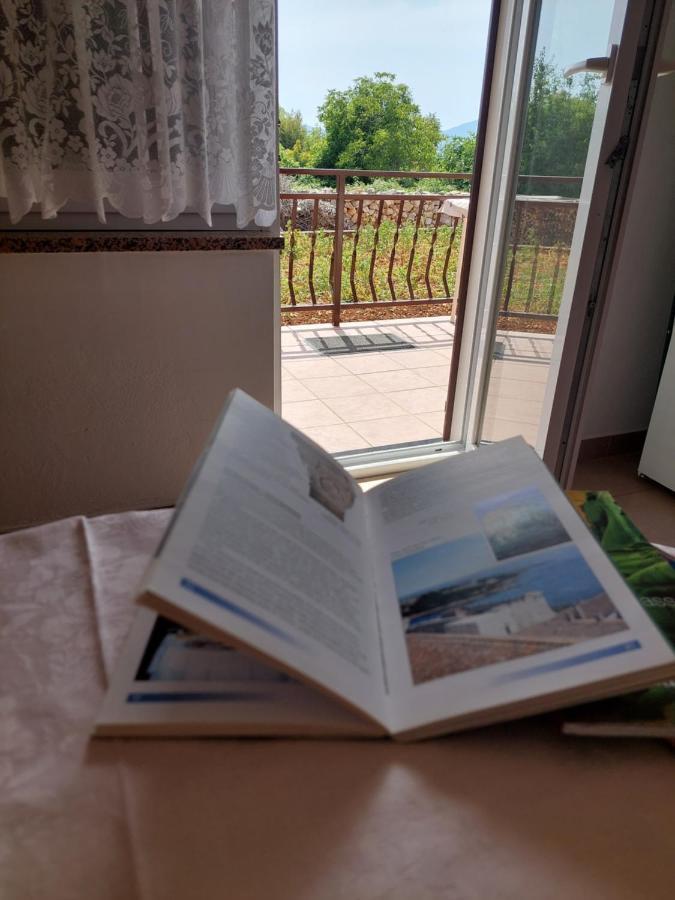 Apartments Rusin Linardici ภายนอก รูปภาพ