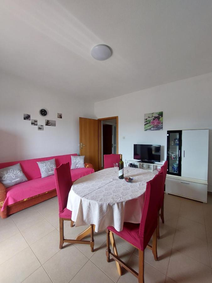 Apartments Rusin Linardici ภายนอก รูปภาพ