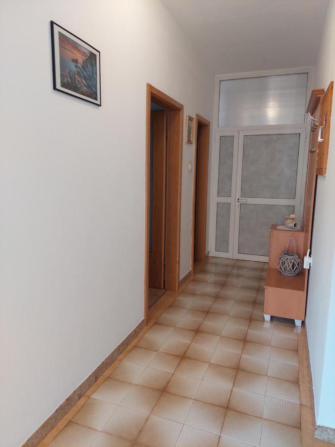 Apartments Rusin Linardici ภายนอก รูปภาพ